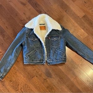 Levi’s Sherpa jacket size small